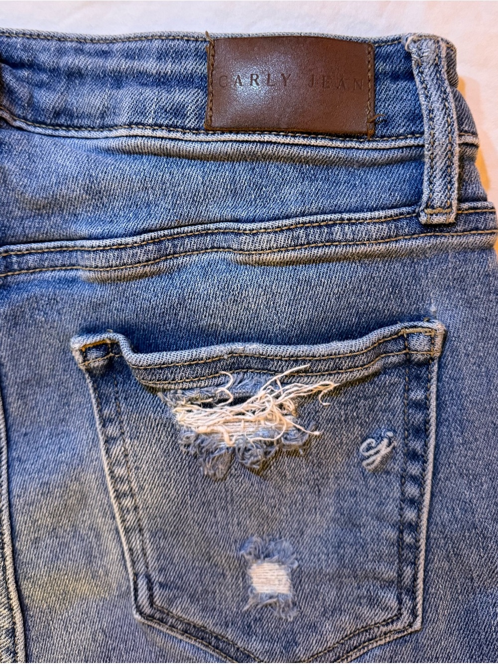 Carly Jean Los Angeles Chrissy High-Waisted Straight Leg Jeans Women's 3 - Picture 6 of 10